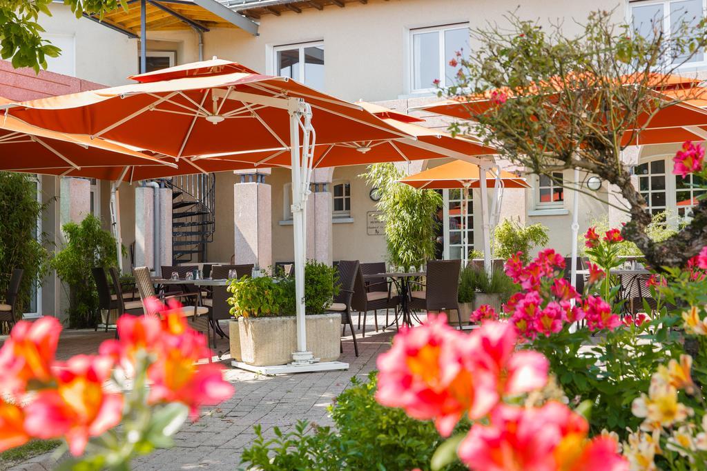 Logis L'Ermitage Hotel & Restaurant Saulges Экстерьер фото