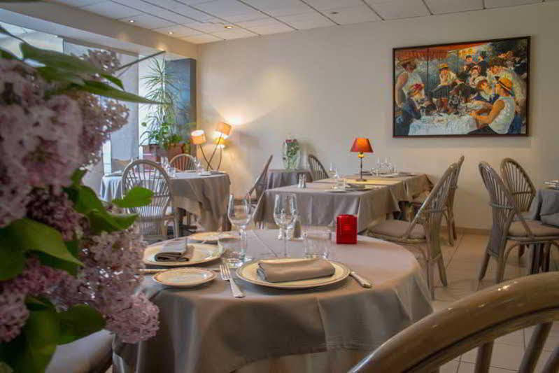 Logis L'Ermitage Hotel & Restaurant Saulges Экстерьер фото